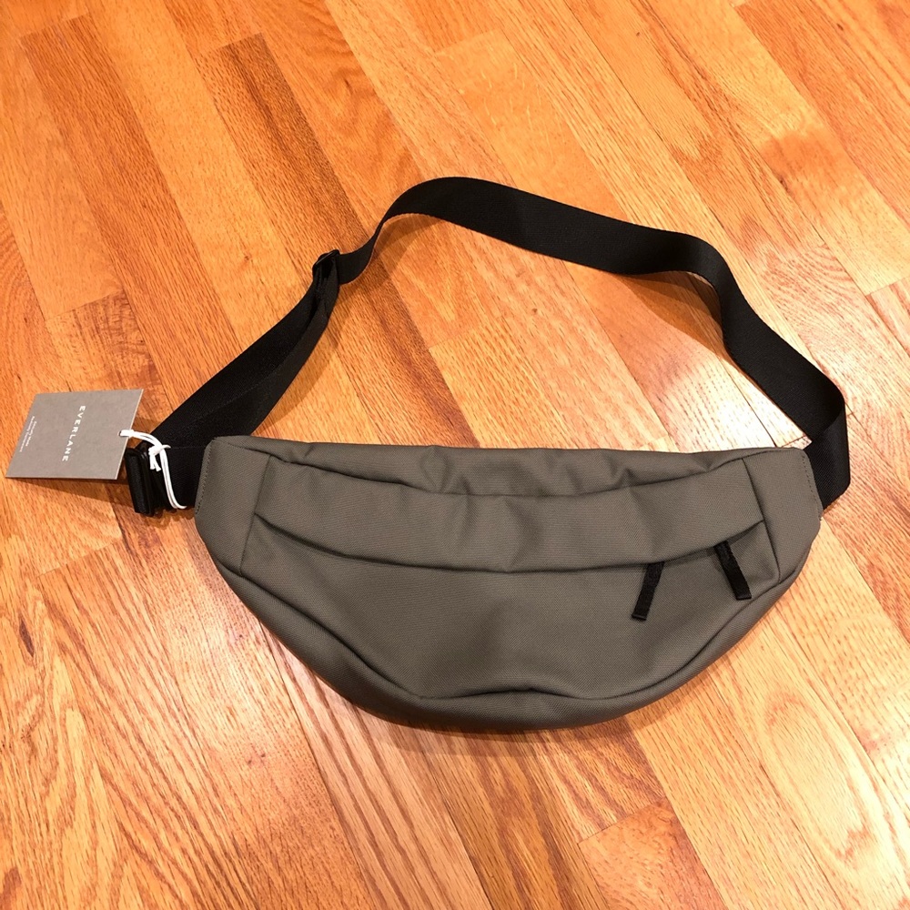Everlane The ReNew Transit Bag - Warm Charcoal